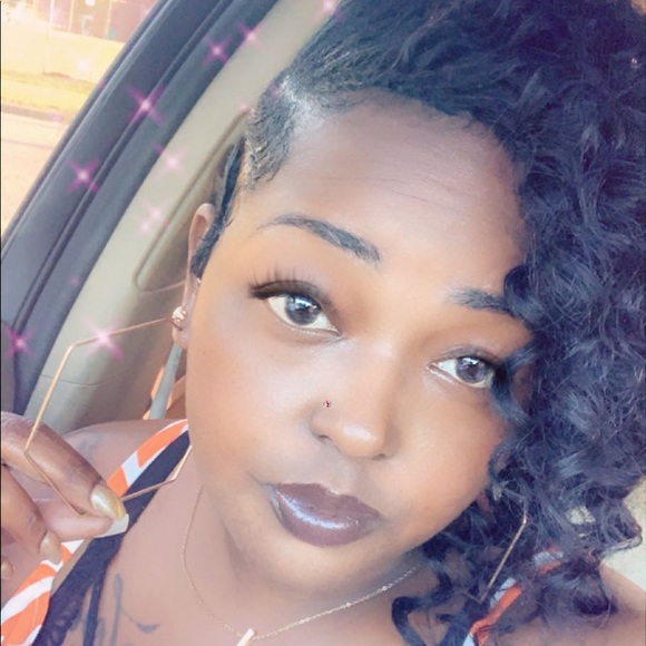 Meet your Posher, Kristal - Picture 1 of 1